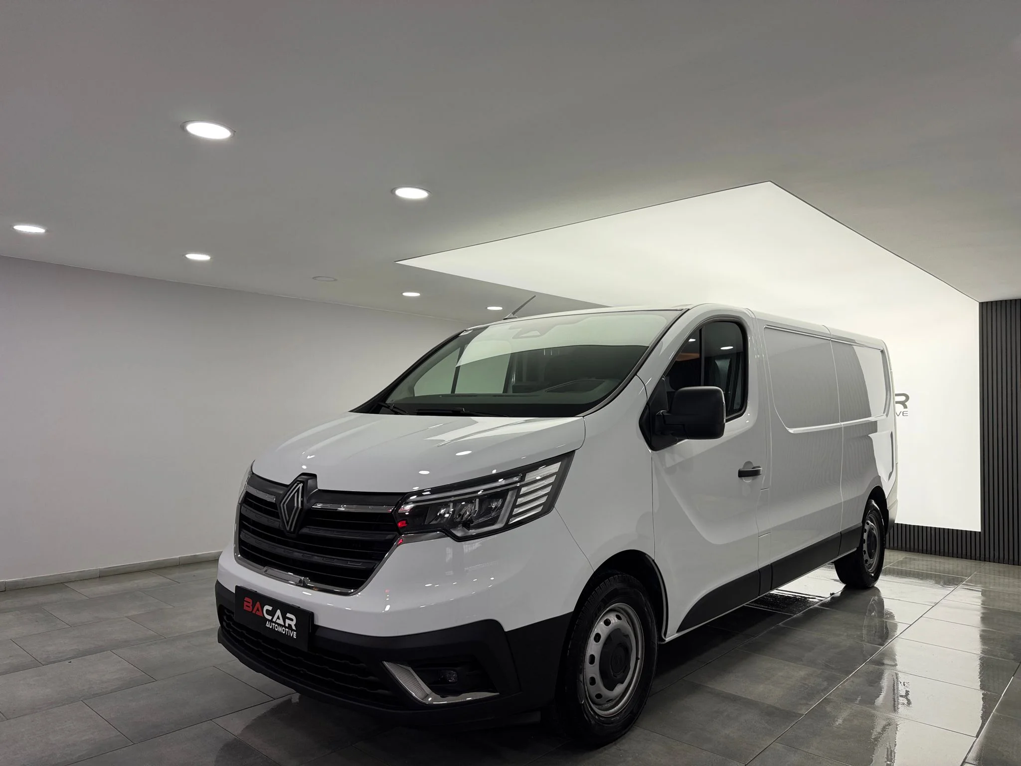 2024 RENAULT TRAFİC PANELVAN GRAND CONFORT 150BG K.K.12 TAKSİT