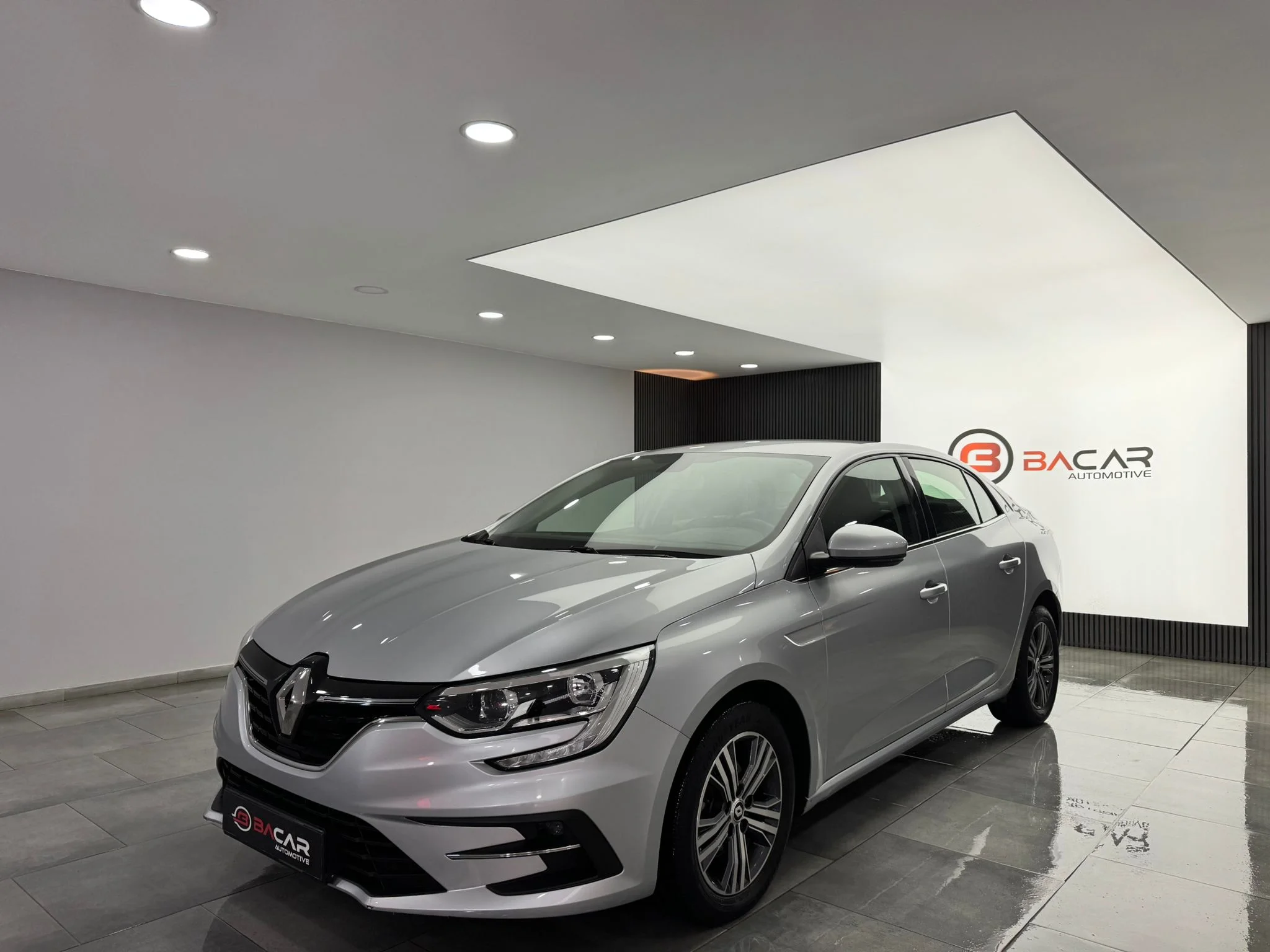2024 RENAULT MEGANE TOUCH 140 BG HATASIZ K.KARTINA 12 AY TAKSİT