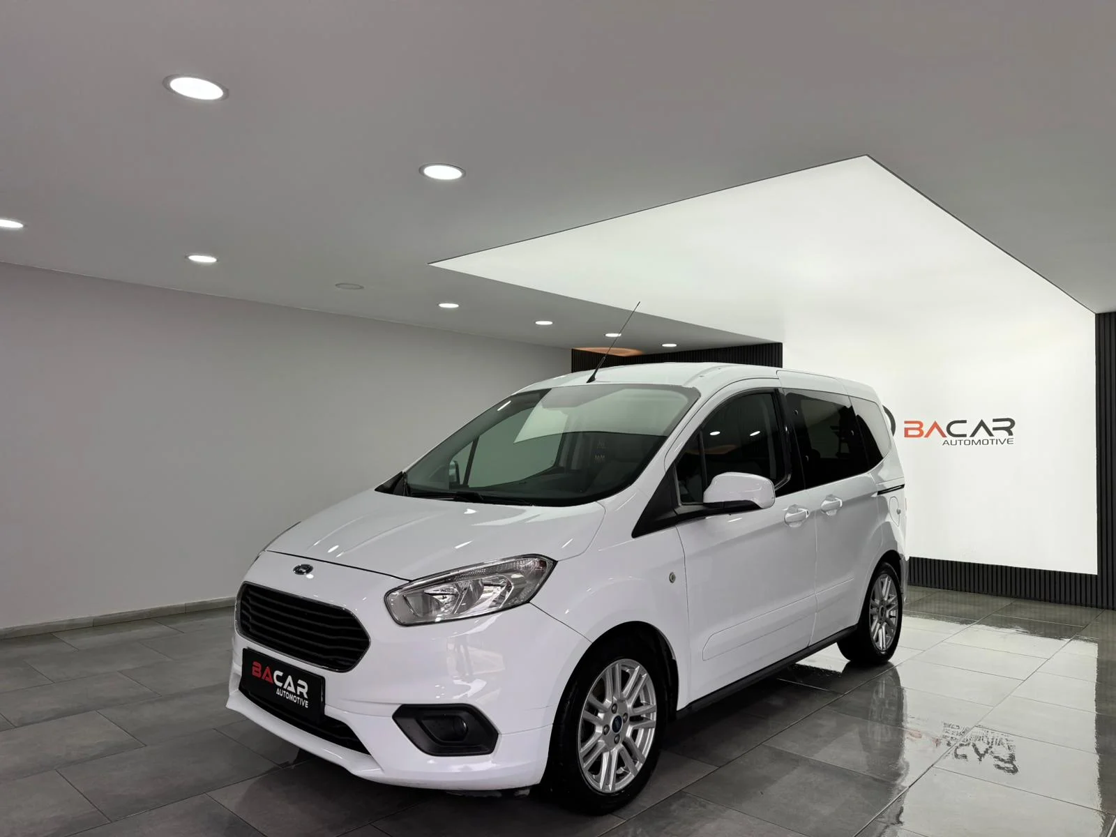 2023 FORD TOURNEO COURİER TİTANİUM 100 BG K.K. 12 TAKSİT