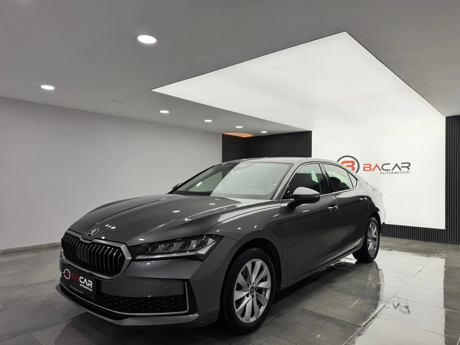 2025 SKODA SÜPERB HYBRİD PREMİUM 150 BG K.KARTINA 12 AY TAKSİT