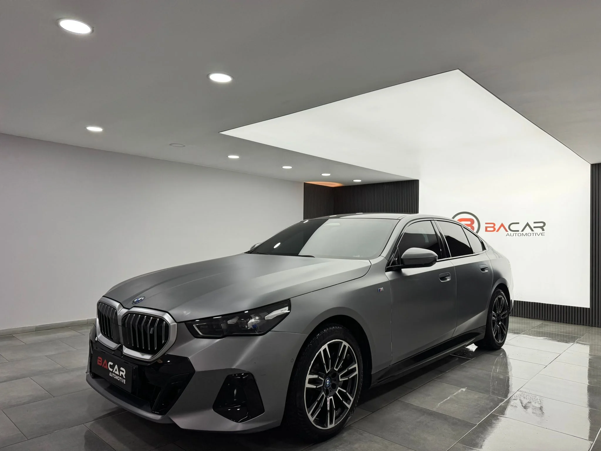 2024 BMW İ5 eDrive40 M SPORT 218 BG K.KARTINA 12 AY TAKSİT