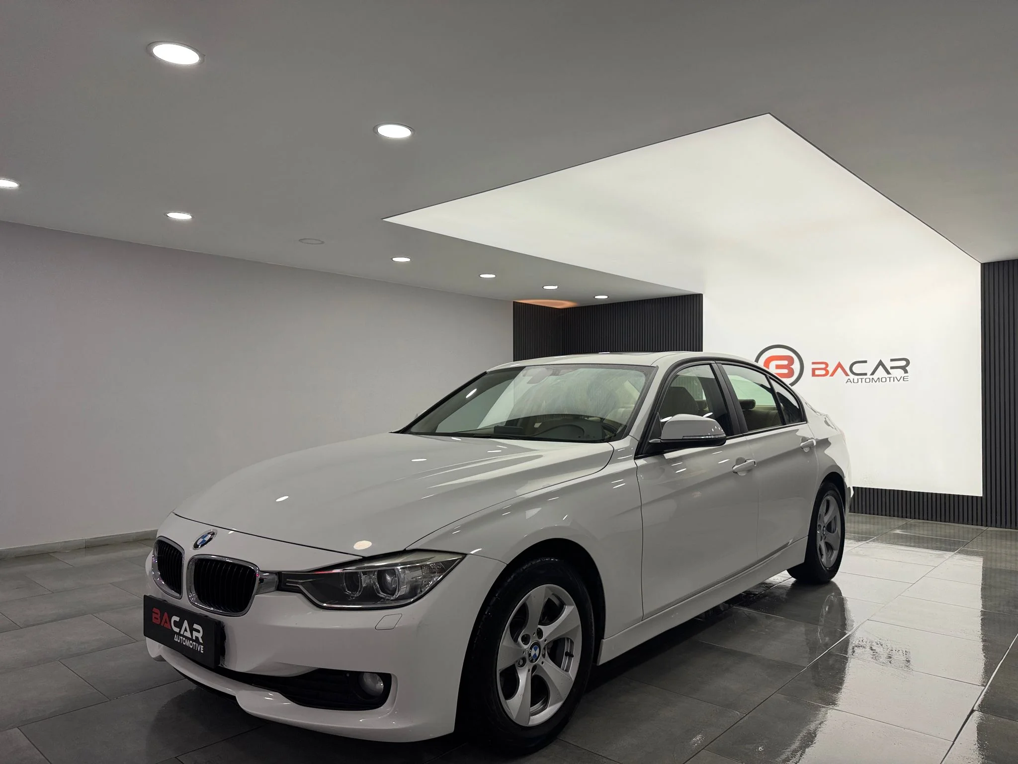 2013 BMW 320i ED TECHNO PLUS 170 BG K.KARTINA 12 AY TAKSİT