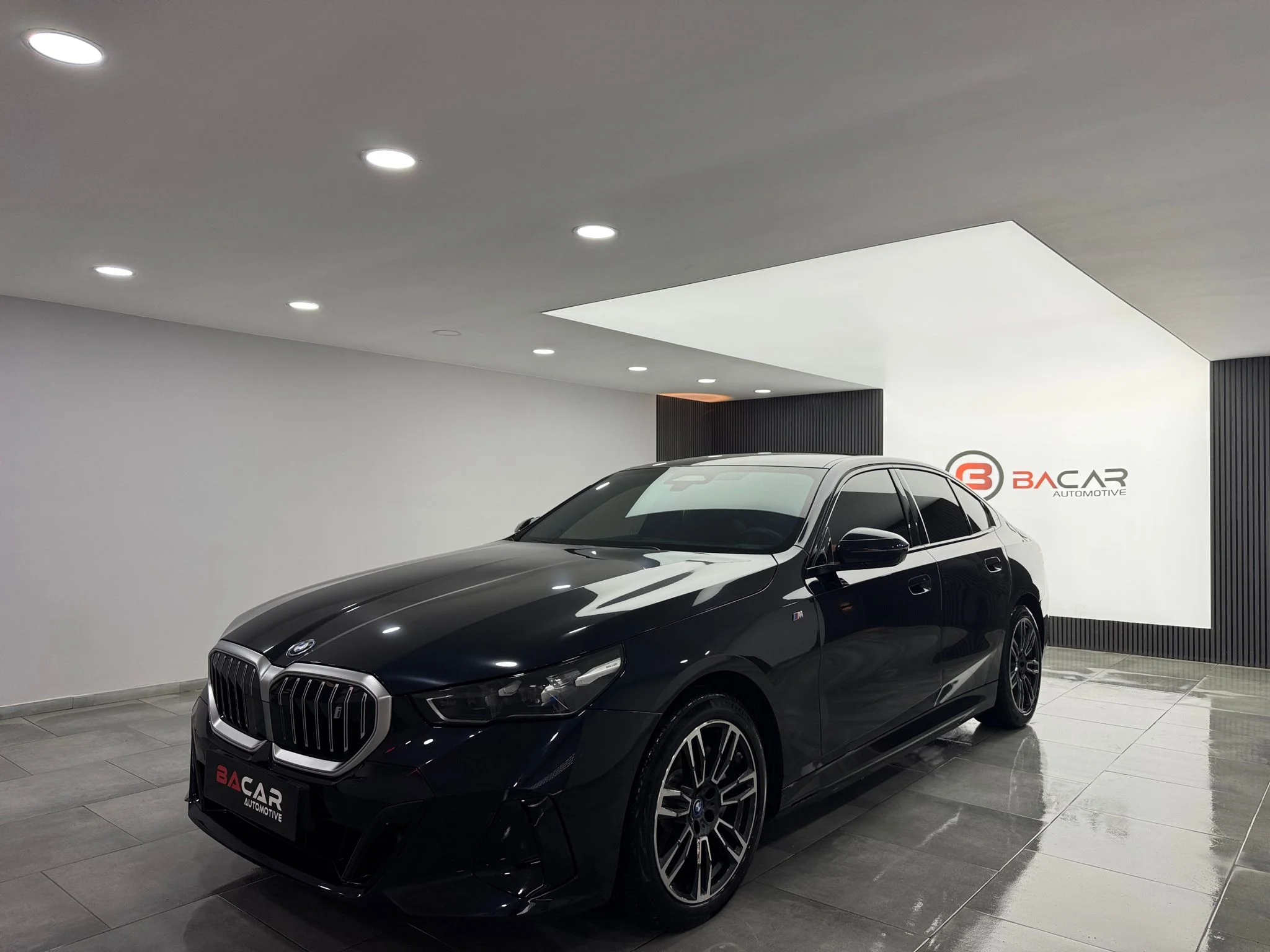 2024 BMW İ5 eDrive 40 M SPORT 218 BG K.KARTINA 12 AY TAKSİT
